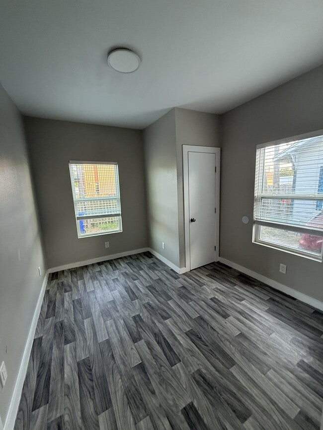 Photo - 1133 S Brownlee Blvd