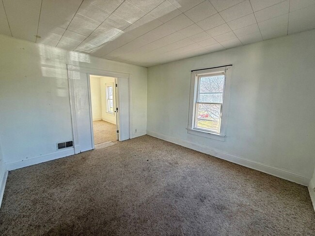 Photo - 110 Adrian St Unit Upper