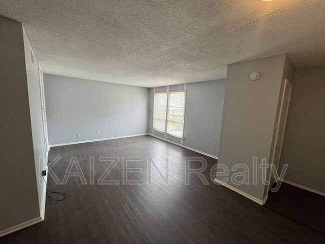 Photo - 151 N Belvedere Blvd