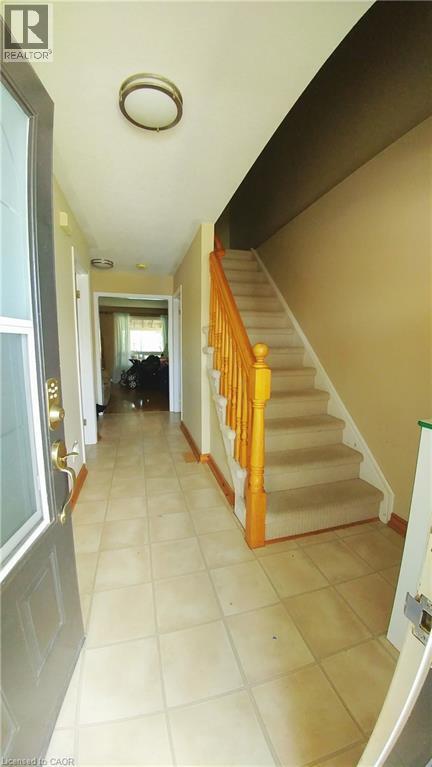 Photo - 206 Northmanor Crescent