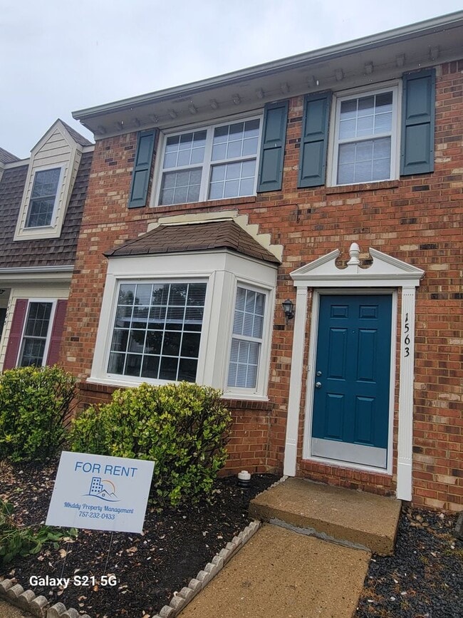 Building Photo - Updated 3BR Home in Virginia Beach – New HVAC, New Carpet & Washer/Dryer Included!