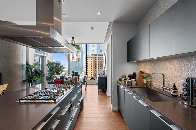 Building Photo - 210 Lavaca St Unit 1911