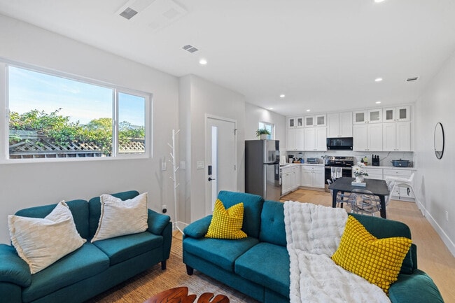 Building Photo - 1817 Andrea Pl