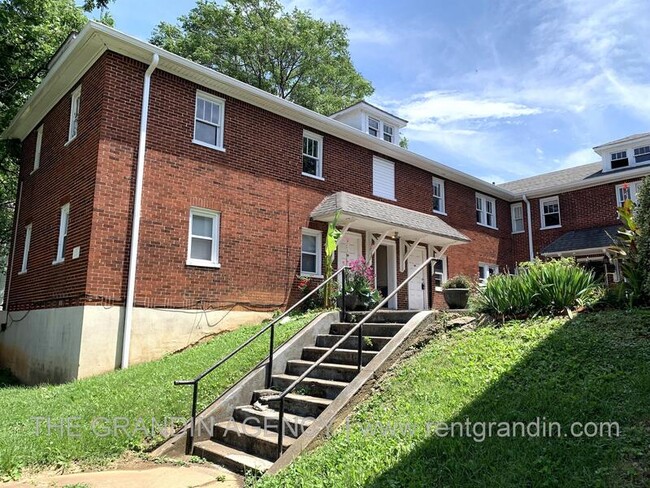 Photo - 1624 Chapman Ave SW