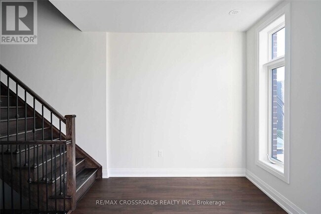 Photo - 37 Creekbank Rd