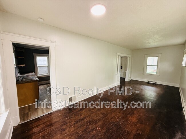 Photo - 4123 Stickney Ave