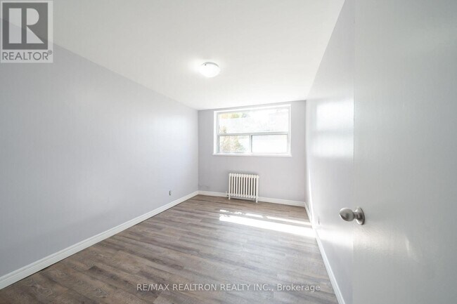 Photo - 799 Robinson St Unit 27