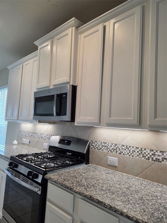 Building Photo - 24722 Lake Basin Ct