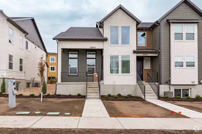 Building Photo - 13694 S Devers Dr Rental