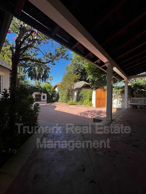 Building Photo - 4412 Indiana Ave Rental