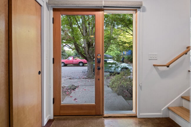 Photo - 504 NE Brazee St Unidad 1A