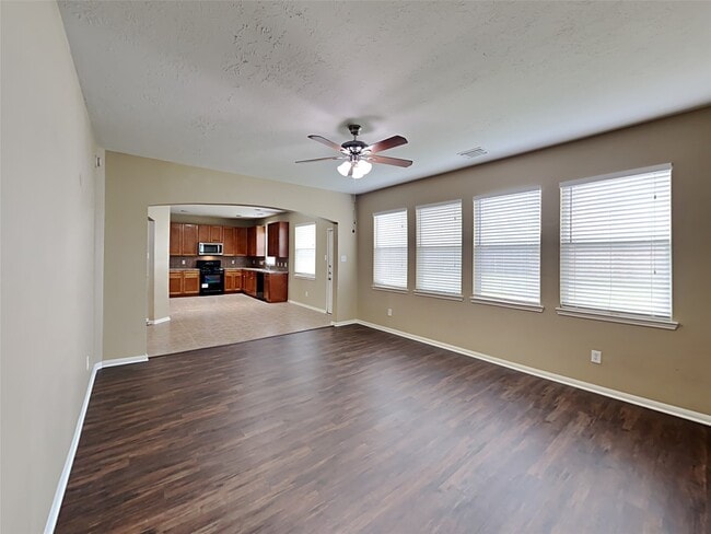 Photo - 1927 Makenna Ln