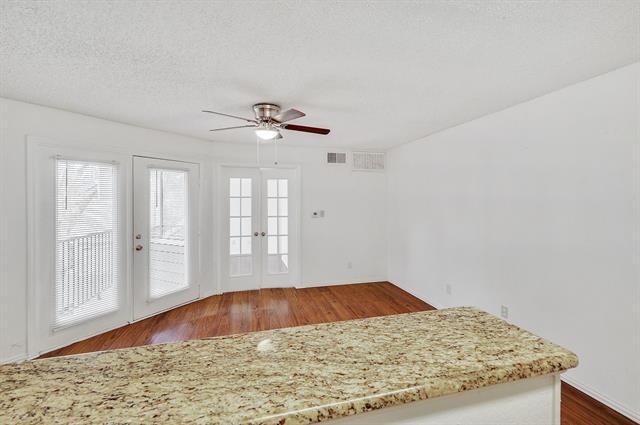 Photo - 9823 Walnut St Unit 304
