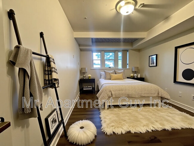 Photo - 2 Balsam Ave S Unit 3