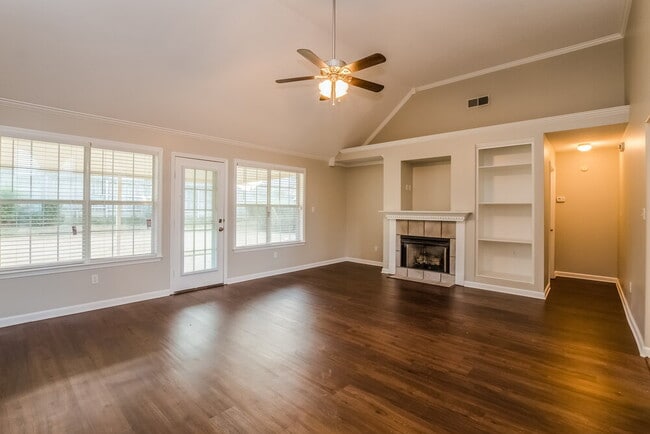 Photo - 9893 Farmyard Dr