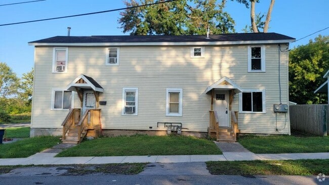 Building Photo - 12-14 Tabor St Rental