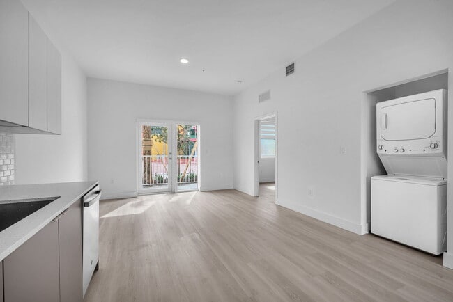Model B Dining Room - Hallandale City Center