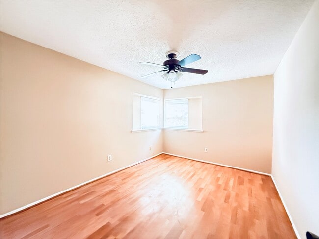 Photo - 16439 Hickory Knoll Dr