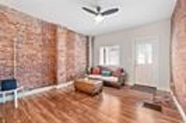 Photo - 516 Borland St