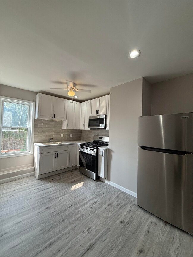Building Photo - 417 Broadway Unit 6 Rental