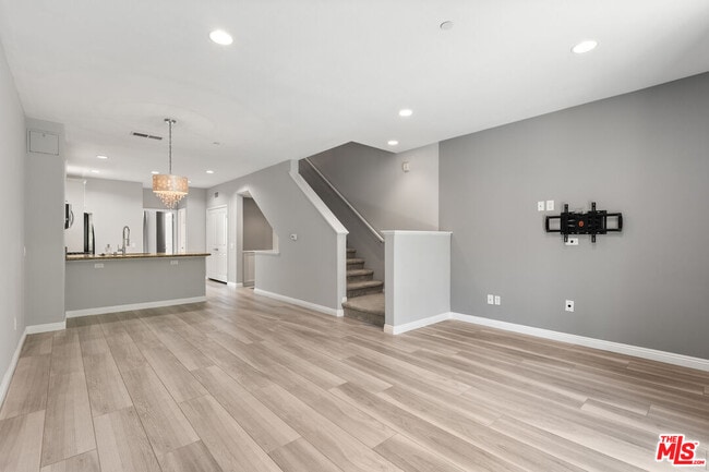 Photo - 8620 Belford Ave