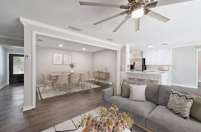 Photo - 5903 Highland Hills Dr