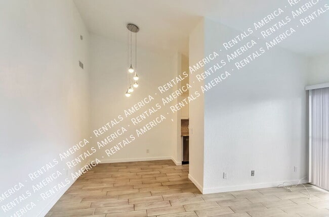 Photo - 828 S Langley Ave