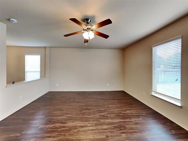 Photo - 33217 Wedgewood Dr