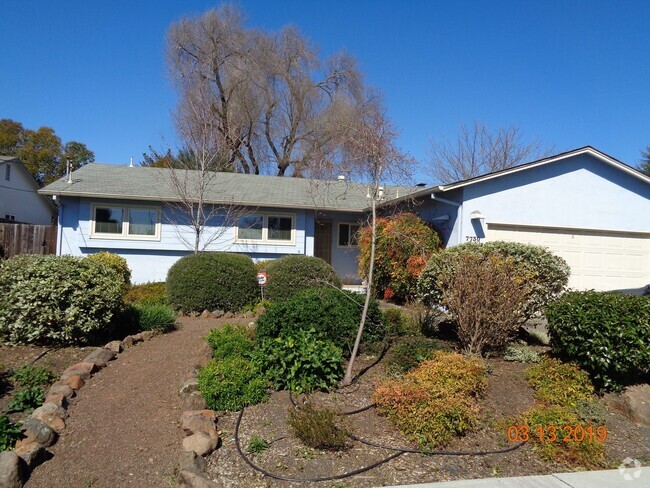 Building Photo - 3 Bed/ 2 Bath Rohnert Park House for Rent