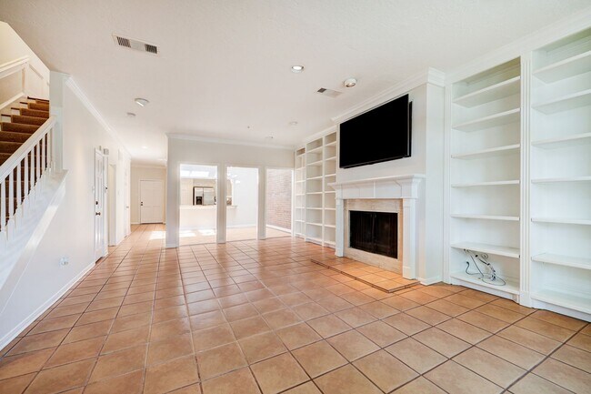 Photo - Large Townhome in River Oaks