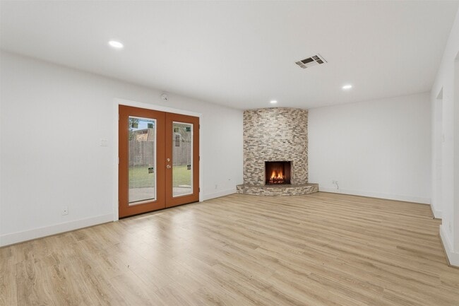 Photo - 1219 Wisterwood Dr