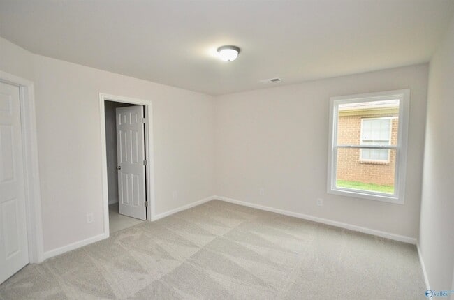 Photo - 160 Swansea Ln