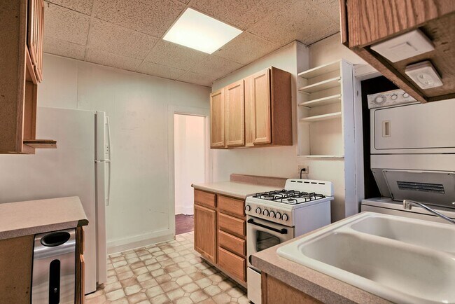 Photo - 205 N Sherwood St Unit 205 N Sherwood 2