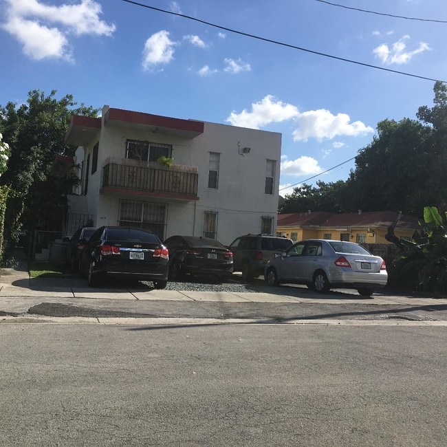Building - 6 units - 1878 NW 24th St Unit 2