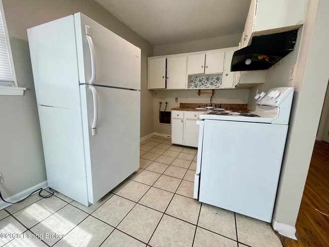 Photo - 4301 Naomi Dr Apartment Unit 3