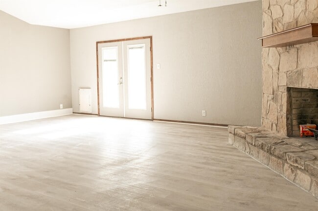 Photo - 216 Warbonnet Trail