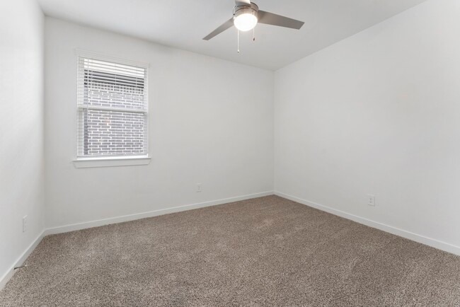 Building Photo - 13305 Big Sky Ct