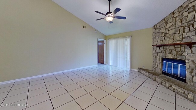 Photo - 11323 Sawmill Rd