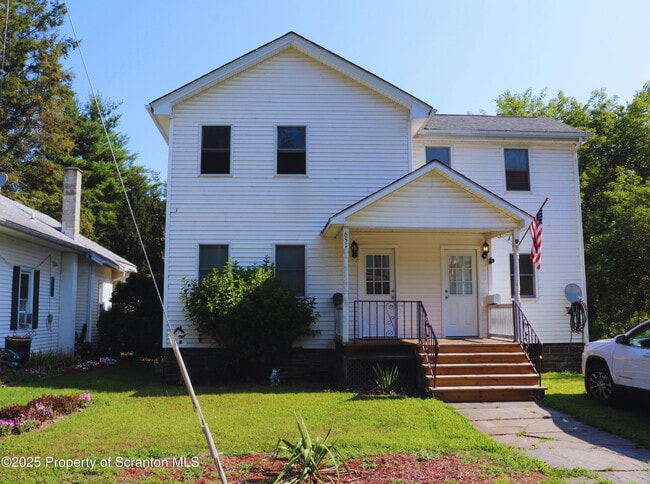 Building Photo - 651 Paupack St Rental