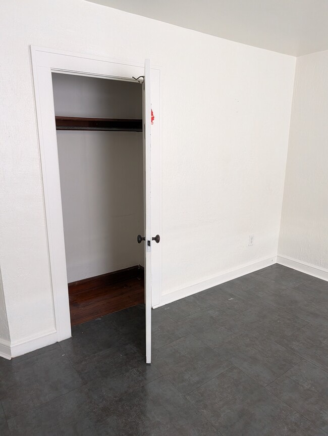 Photo - 319 W 11th St Unit 319 1/2