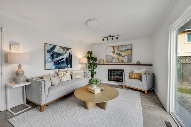 Photo - 2449 Almaden Blvd