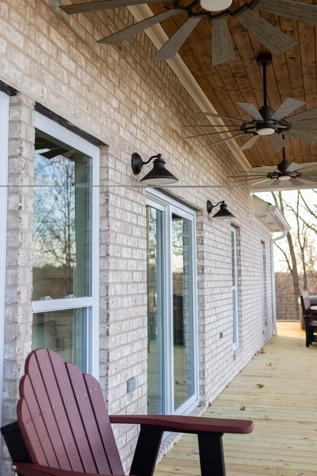 Photo - 161 Emalyn Ct