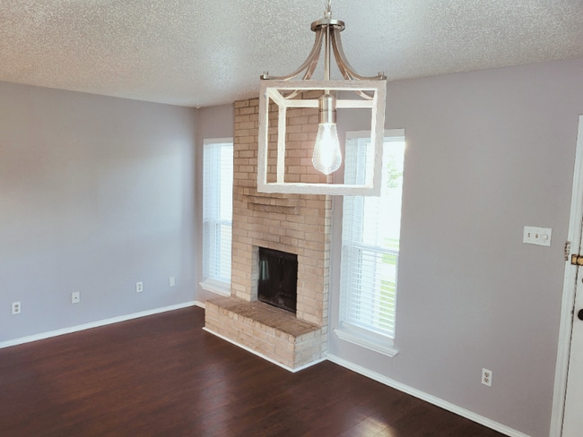 Photo - 6702 Everhart