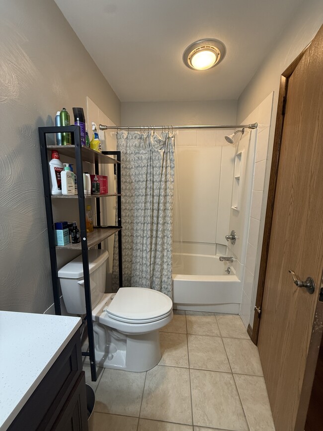 Photo - 4714 Oakland St