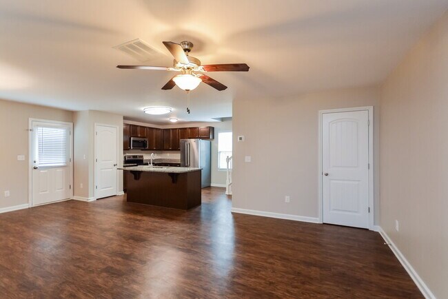 Photo - 255 Eagles Pkwy