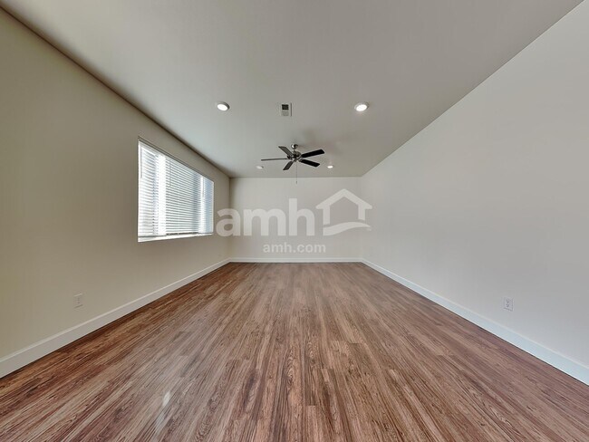 19211 15th Ave Ct E