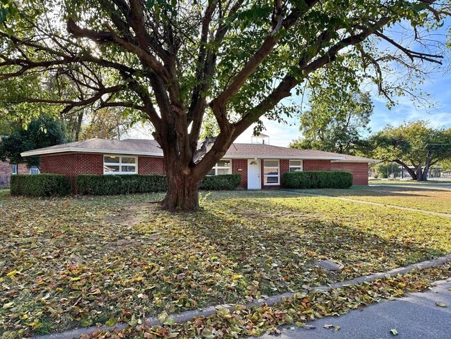 Photo - 703 Pecan St