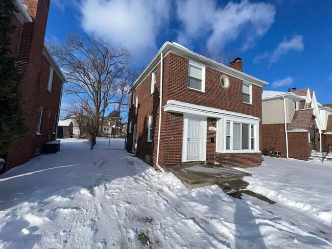 Photo - Spacious 3-Bedroom Colonial