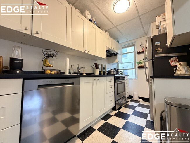 Photo - 241 Winchester St