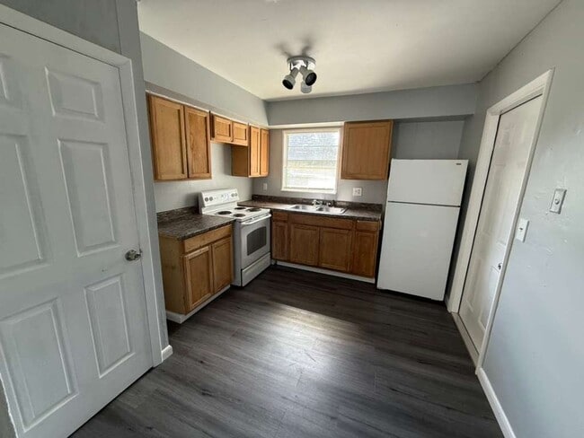 Building Photo - Mulberry Terrace Apartments Unit 104